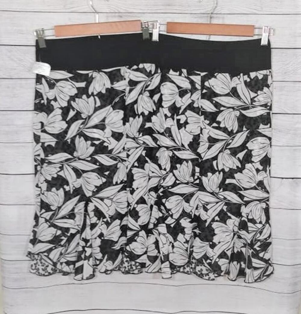 Lane Bryant Black & White Floral Print Plus Size Skirt Sz 26